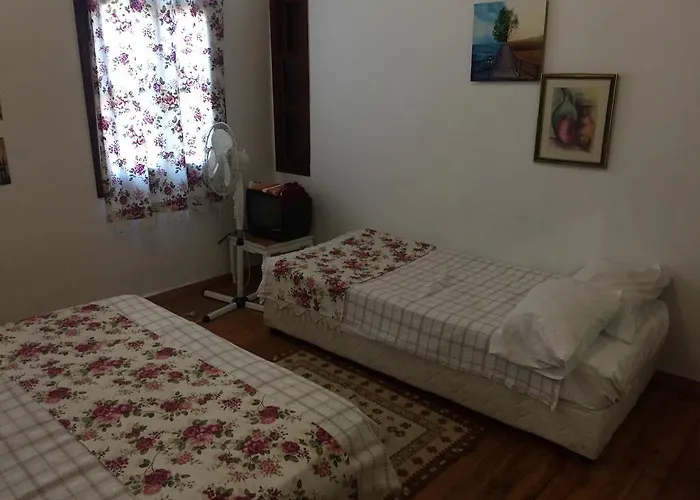 Hayat Alti Gasthof Ayvalı